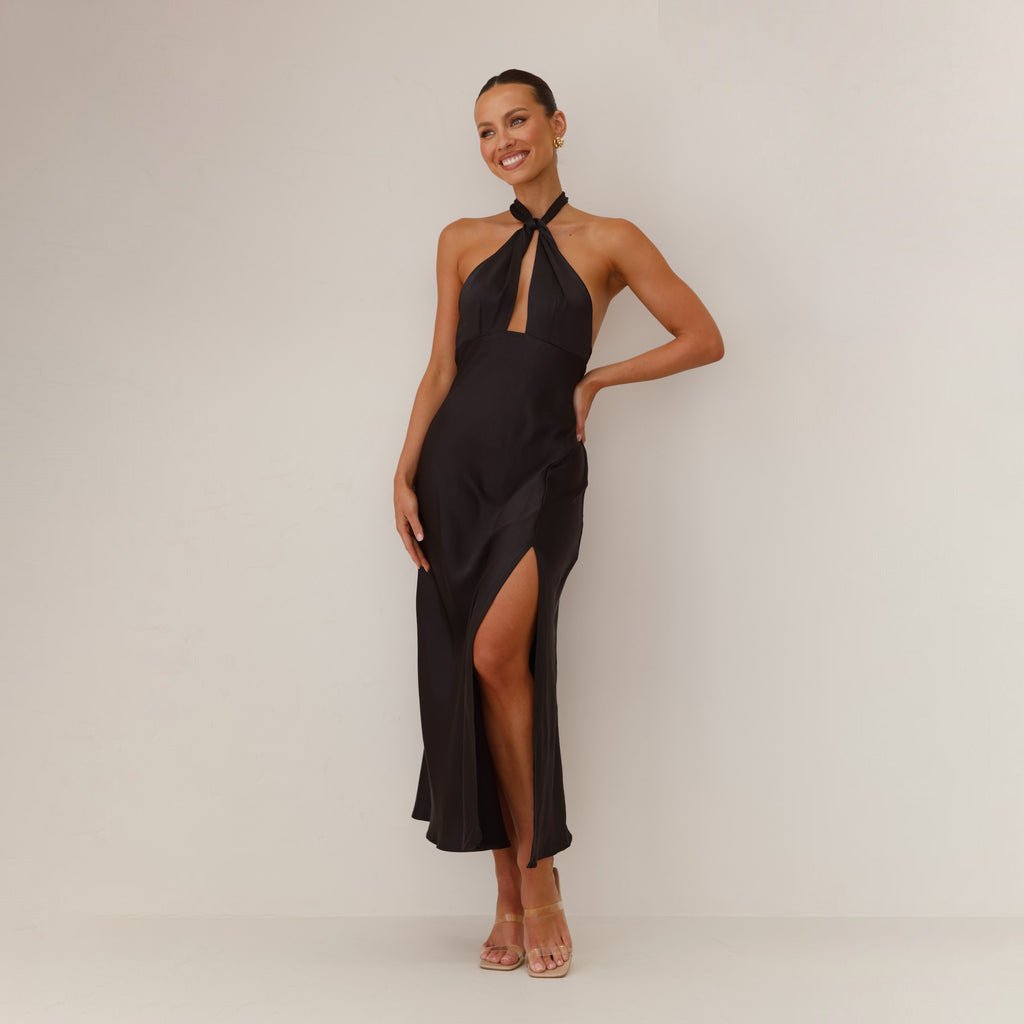 Robe élégante à manches licou